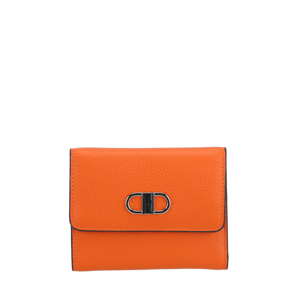 Daphne M leather handbag