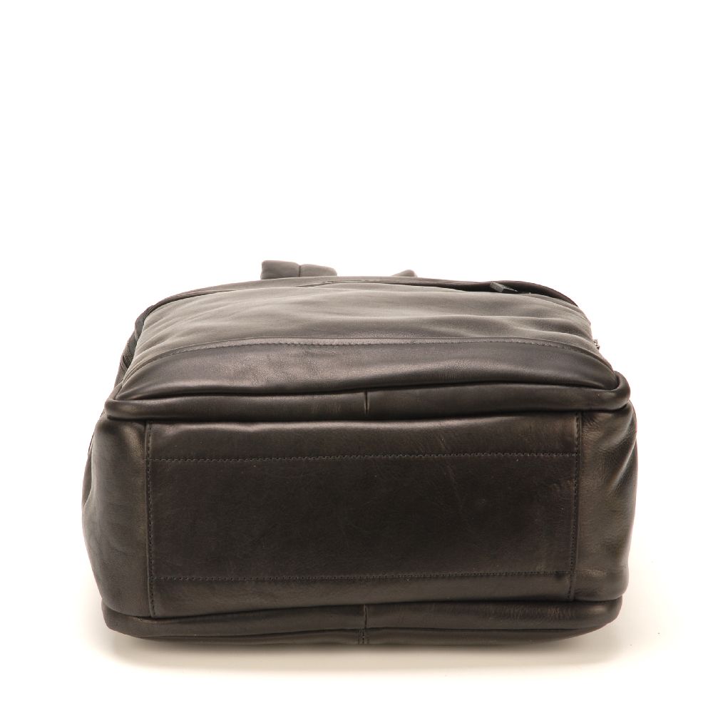 Pablo backpack in dipped leather